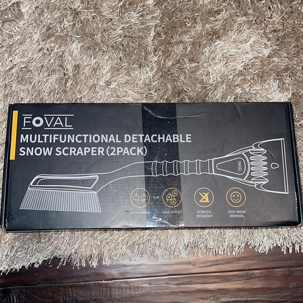 Foval mulitifunctional detachable snow scraper